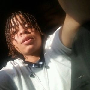 Meet your Posher, Mone